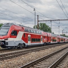 Cestujete na sviatky vlakom, ZSSK posilňuje spoje na Dušičky