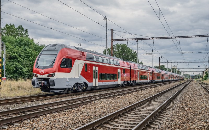Cestujete na sviatky vlakom, ZSSK posilňuje spoje na Dušičky