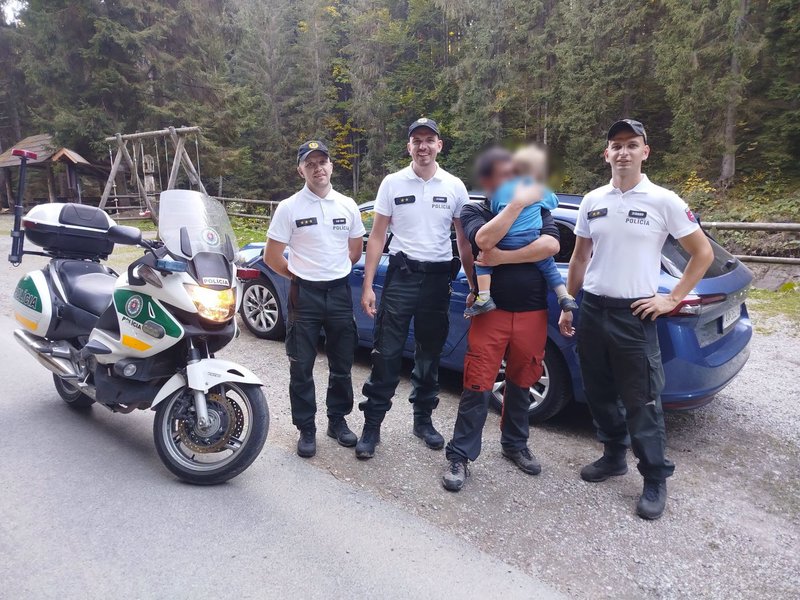 Dráma na Orave Policajti odišli zo svadby kolegov zachraňovať trojročného chlapca v lese