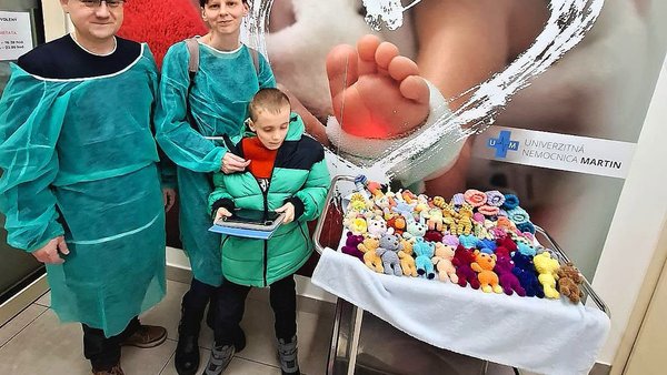 Háčkované chobotničky pomáhajú v Martine predčasne narodeným deťom