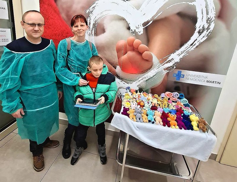 Háčkované chobotničky pomáhajú v Martine predčasne narodeným deťom