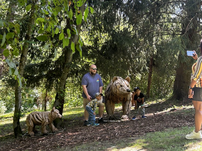 Na Liptove otvorili unikátny prírodný park Woodlandia s monumentálnymi sochami