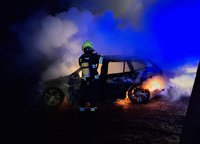 Nočný požiar v Žilinskej Lehote - Podpaľač úmyselne zapálil zaparkované auto
