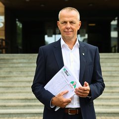 Peter Fiabáne obhájil post primátora Žiliny, voľby sprevádzala vysoká účasť