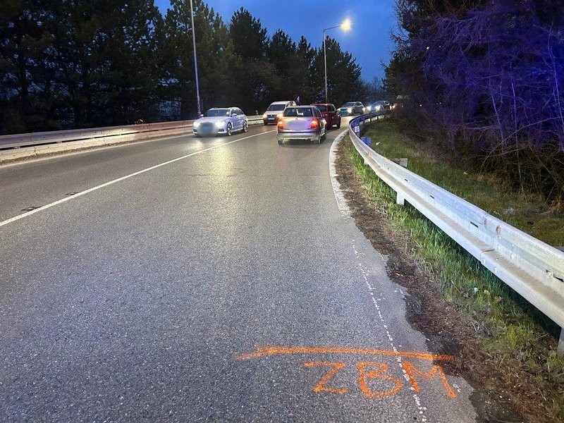 Polícia v Martine hľadá svedkov nehody - Vodič čierneho Audi po čelnej zrážke ušiel