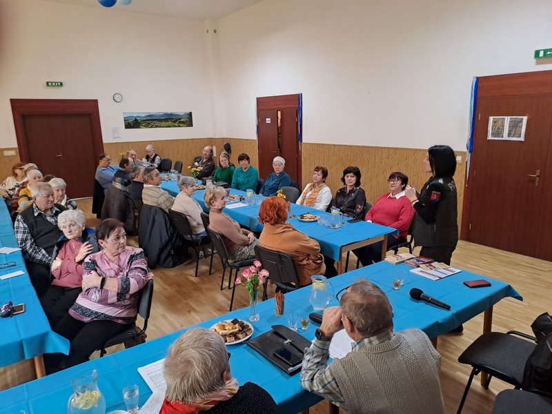 Polícia v Podturni - Témou bola ochrana seniorov pred podvodníkmi