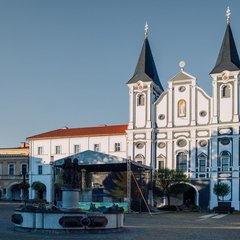 Prečo sa žilinský Sirotár zahalí do modrej farby