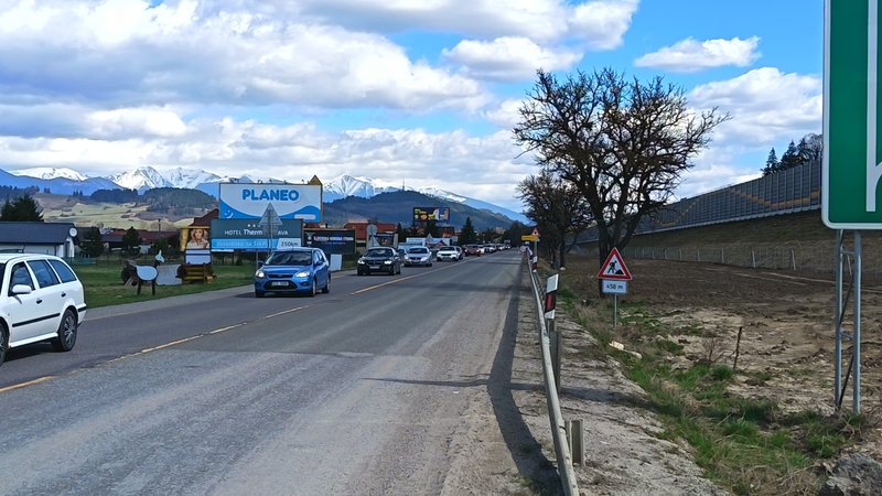 Ružomberok opäť pod náporom - Kolóny sa tiahnu až po Turany