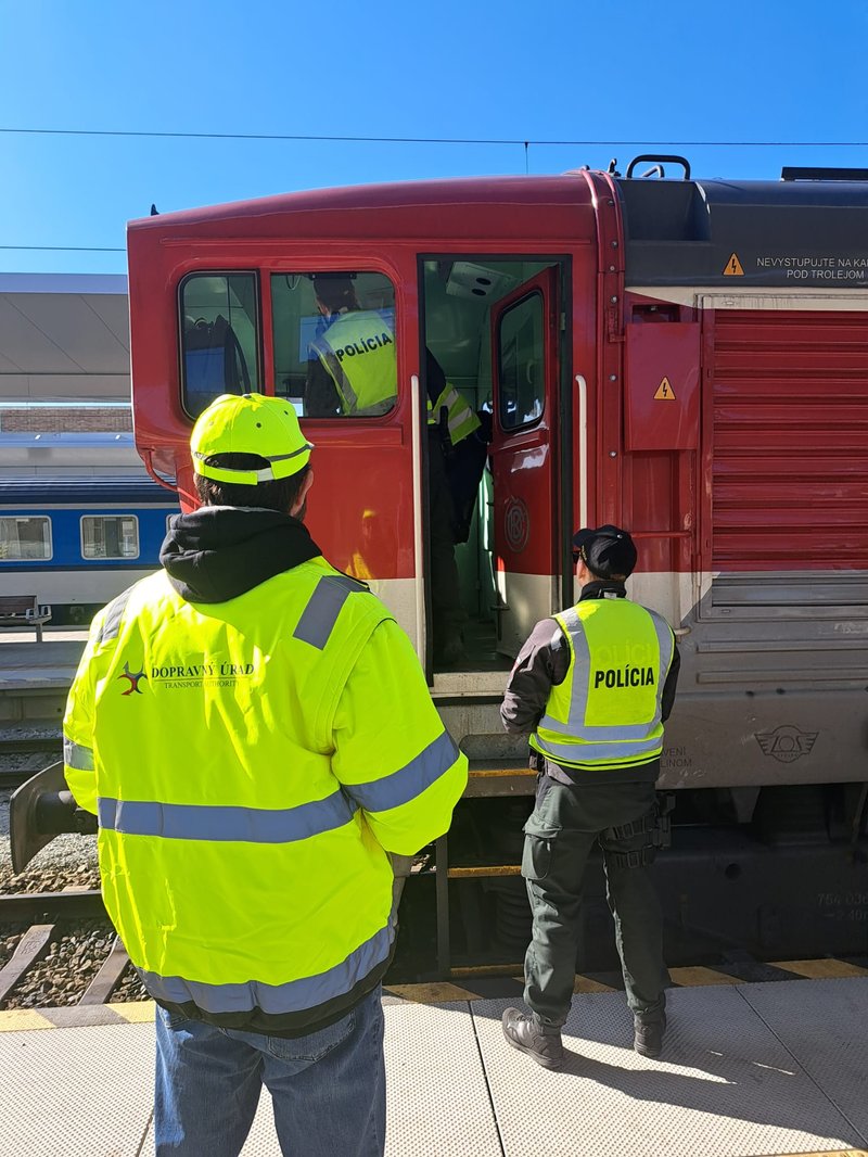 Skontrolovali 22 rušňovodičov na severe Slovenska