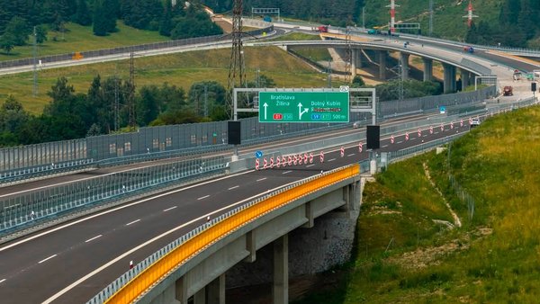 Stavba diaľnice D1 Hubová – Ivachnová hlási posun, časť úseku pri Likave je už skolaudovaná