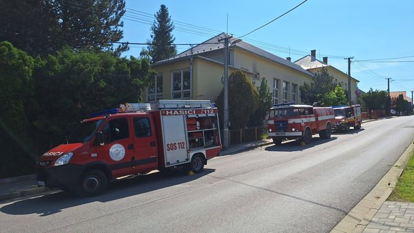 Takto prebiehalo hasičské cvičenie v Trnovom Evakuácia osôb z jedálne