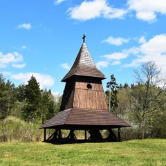 Unikátna zvonica z Trsteného má nový šindeľ -  Pozrite si výsledok