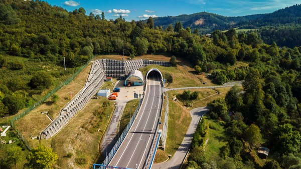 Uzávery na diaľnici D3 - Kysucké tunely čaká jarná údržba, vodičov obchádzkové trasy