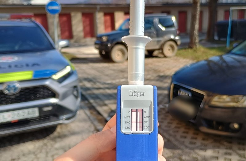 V Kysuckom Novom Meste zastavili vodiča pod vplyvom drog a so zákazom šoférovať