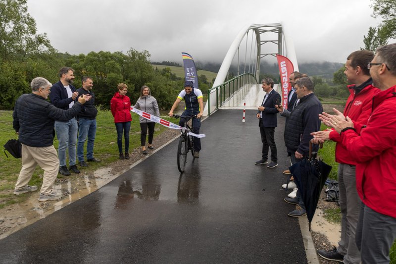 Vážska cyklotrasa sa rozrastá - Nový úsek medzi Varínom a Nezbudskou Lúčkou je hotový