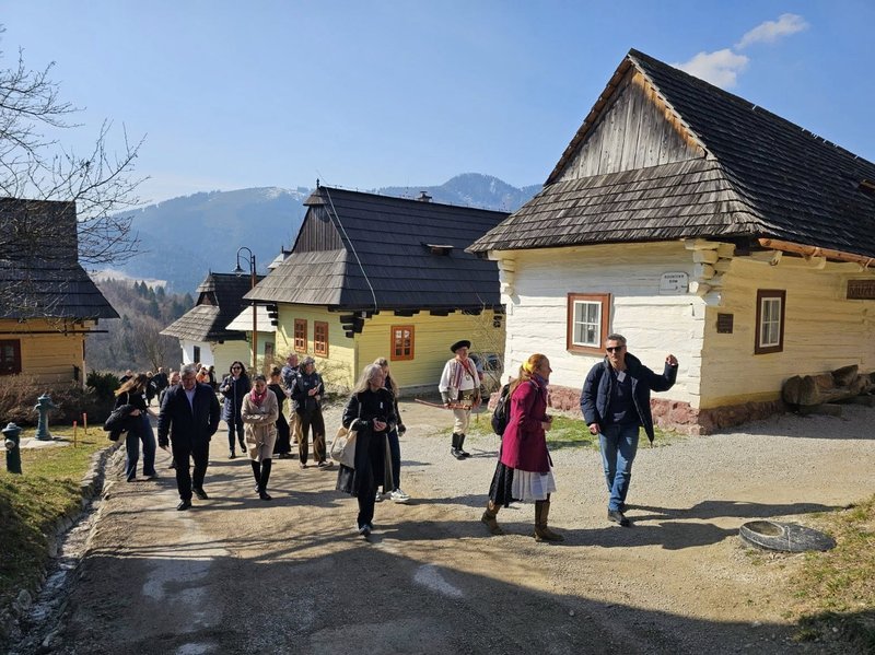 Vlkolínec hostil delegáciu z Nórska a Islandu