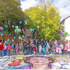 Vrútky otvorili novú Edukačnú záhradu - Ponúka amfiteáter, dažďové záhony aj nové parkovanie