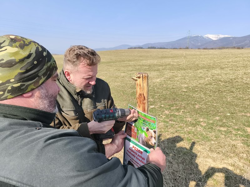 Zásahový tím preznačil kľúčovú trasu medveďov