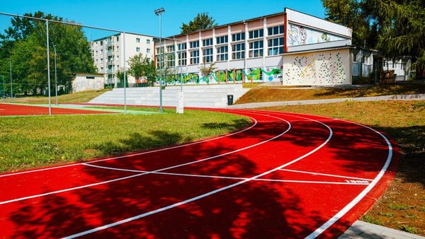 Žilina investovala do škôl milióny eur - Žiaci na Jarnej a Vendelína Javorku začínajú s modernými športoviskami