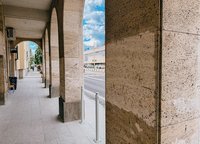 Žilina má novú technológiu na odstraňovanie grafitov. Prvé odstraňovanie prebieha na Bulvári