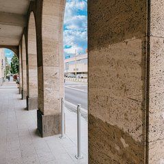 Žilina má novú technológiu na odstraňovanie grafitov. Prvé odstraňovanie prebieha na Bulvári