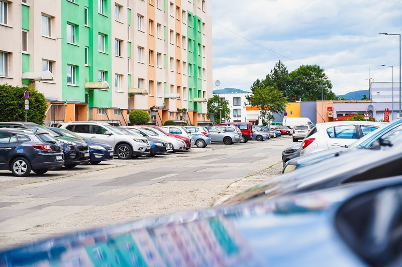 Žilina rozširuje parkovacie kapacity na Solinkách Rezidenti využijú parkovisko pred Billou