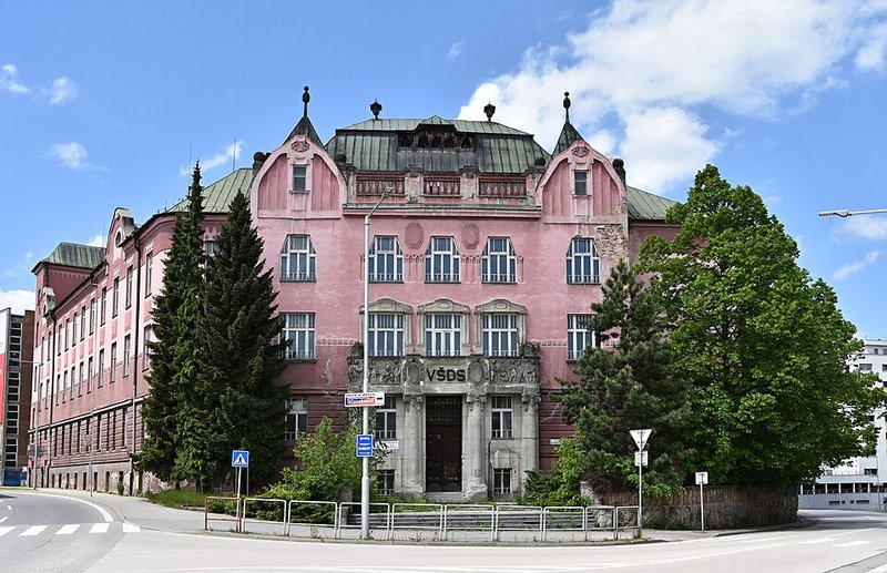 Žilinská univerzita predáva historickú pamiatku v centre mesta za milióny eur