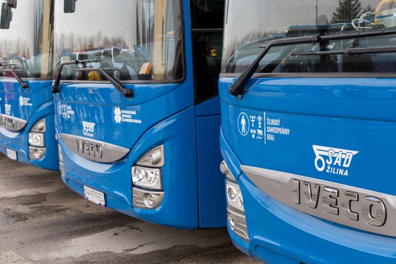 Zlacnenie autobusov v Žilinskom kraji - Od 12. októbra zaplatíte za cestovné polovicu